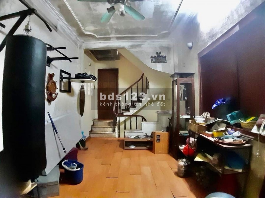 Bán nhà Thanh Nhàn, 3 bước ra công viên diện tích 35m2, giá nhỉnh 3 tỷ, sổ đỏ chính chủ