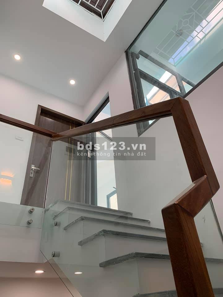 Bán nhà phố 8/3 Quỳnh Lôi dân trí cao, an sinh đỉnh dt 40m2, giá bán 3/75 tỷ