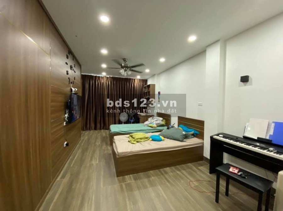 Nhà bán phố Chùa Láng dtsd 65m2 7 tầng mt 4.8m giá chỉ 11.8 tỷ Quận Đống Đa