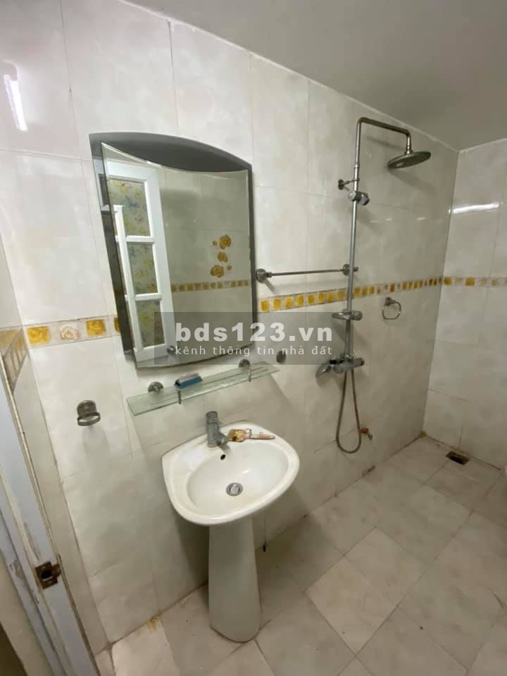 Siêu hiếm Lạc Long Quân Ôtô diện tích sử dụng 72m, 5 tầng giá bán 9.4 tỷ