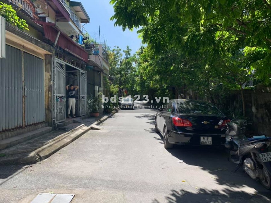 Bán đất Vip Ngọc Lâm ngõ thông 7 chỗ đỗ cửa ngày đêm giá nhỉnh 3 tỷ, sổ đỏ đẹp