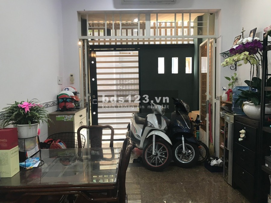 Bán gấp nhà Nguyễn Kiệm, P3, Gò Vấp, dt 3.2x10m, 1 trệt, 1 lầu, giá bán 3.65 tỷ