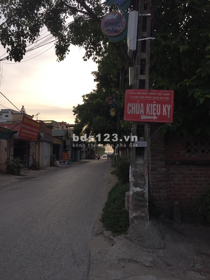Cần bán gấp ngõ nông ô tô tránh, ở kinh doanh đầu tư giữ tiền hàng xóm Vincom, sổ sẵn