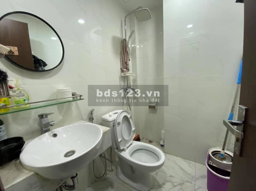 Nhà bán phố Chùa Láng dtsd 65m2 7 tầng mt 4.8m giá chỉ 11.8 tỷ Quận Đống Đa