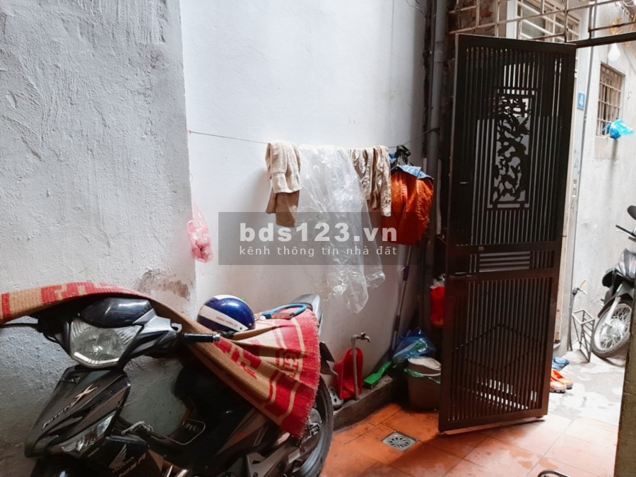 Bán nhà Trần Khát Chân, 4 tầng đúc vào ở luôn, sổ riêng nở hậu, giá tốt, lhcc