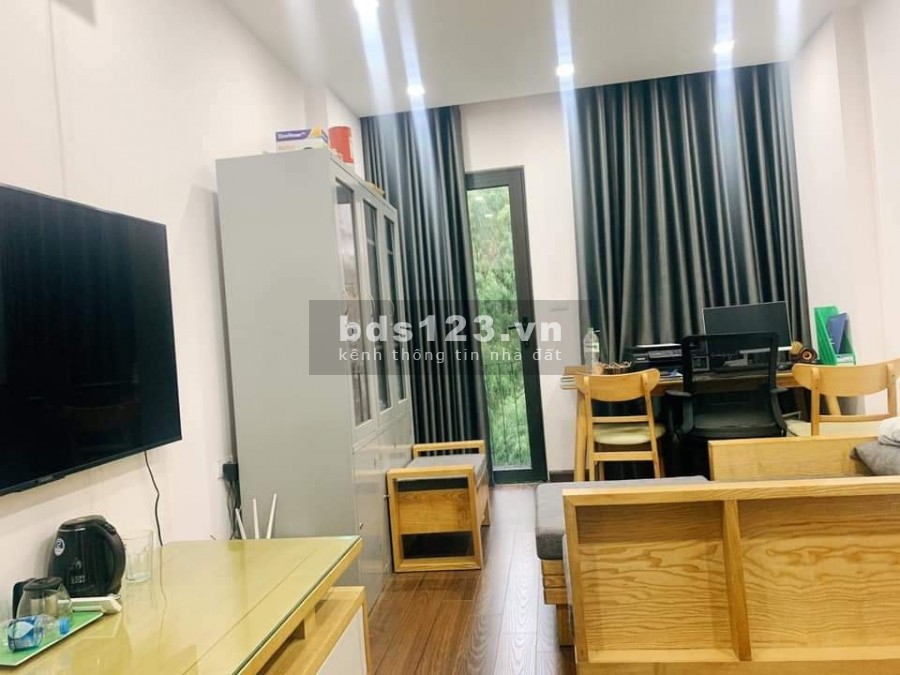 Cần bán gấp nhà 30m phố Thái Hà, ngõ trước nhà rộng 2m, giá 4.7 tỷ, lhcc