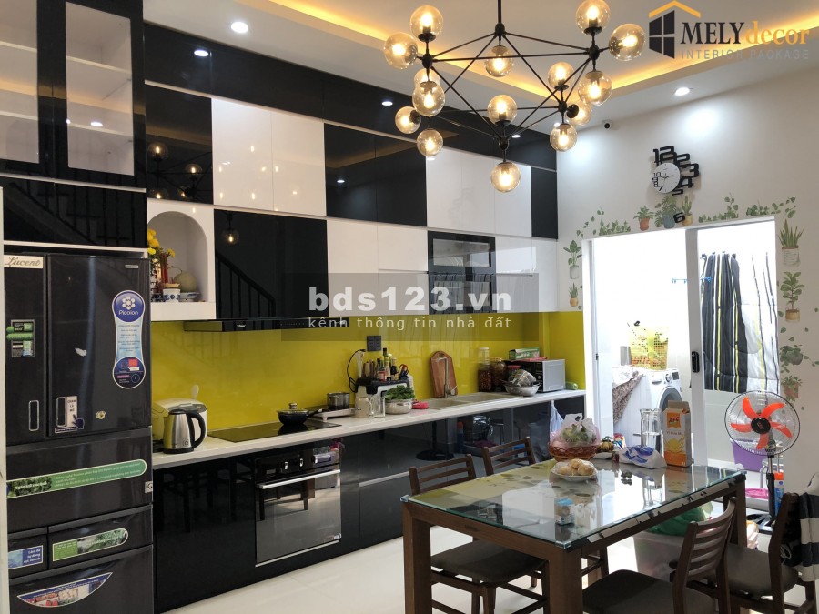 Bán nhà nguyên căn Quận Cầu Giấy, thiết kế thông minh, đẹp lung linh, dt 35m2, giá bán 3.99 tỷ