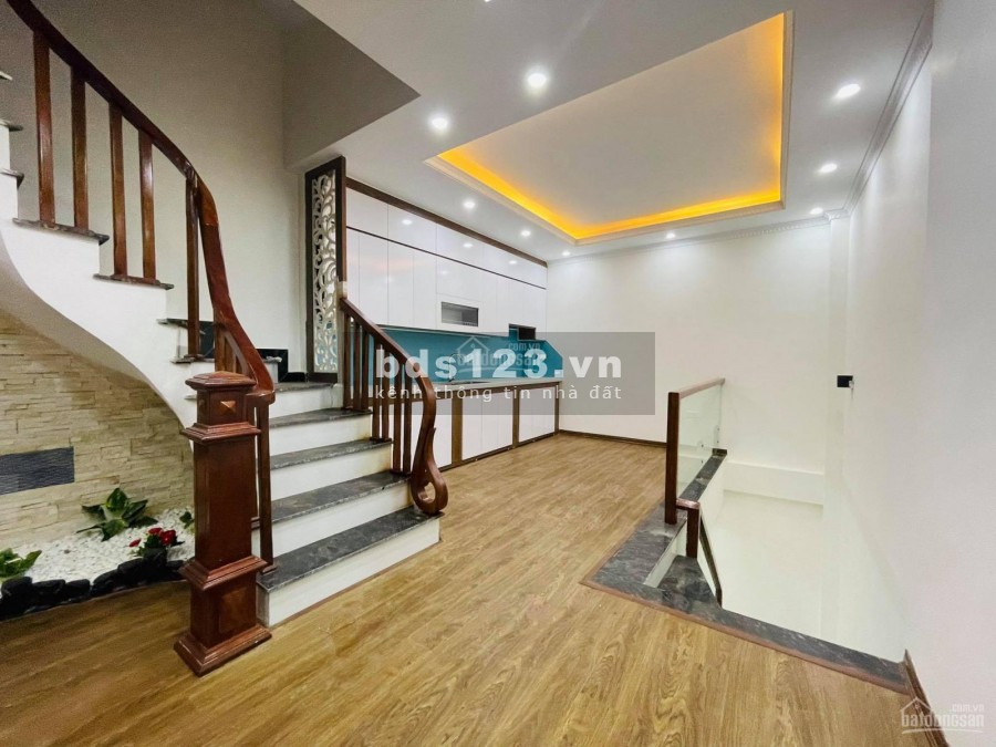 Bán nhà dân xây Nguyễn Trãi, Thanh Xuân, dt 45m2, 5 tầng, ngõ thông, full nội thất, giá 4.x tỷ