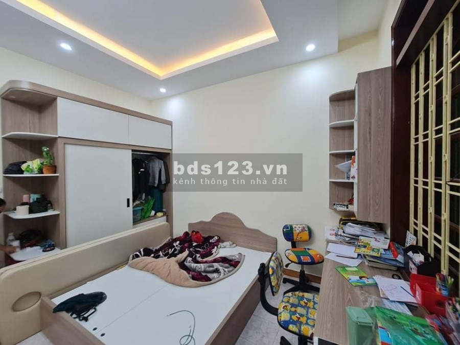 Bán nhà nguyên căn rộng 68m2 5 tầng nhà đẹp ngõ rộng lô góc Gốc Đề Hoàng Mai