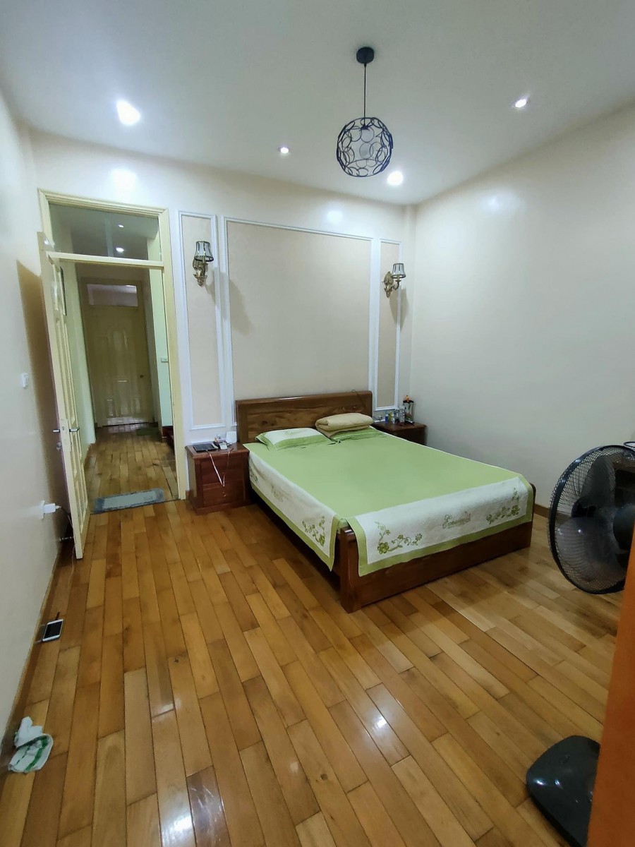 Bán Gấp Nhà Phân Lô Oto Tránh Phố Lạc Trung 88m2 MT 4m5 5 tầng Giá 14,8 tỷ