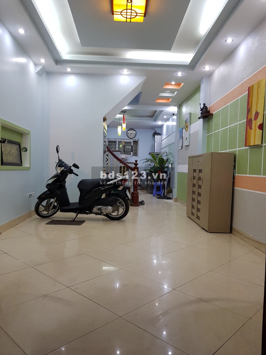 Nhà đẹp đầu phố Lê Duẩn, mt rộng, ngõ thoáng, 5. tầng đúc, dt 47m2, giá siêu đẹp
