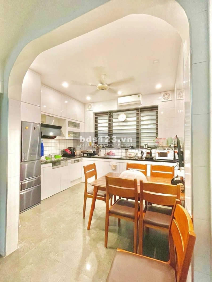 Thanh lý gấp nhà Thanh Xuân 53m2 5T 7,6 tỷ đính kèm nội thấ ngõ siêu rộng có gara ô tô xanh sạch đẹp