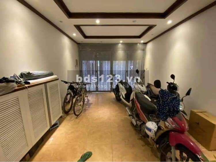 Dương Quảng Hàm, 70m x 5 tầng, 7 chỗ vào nhà, kinh doanh, 2 mặt thoáng