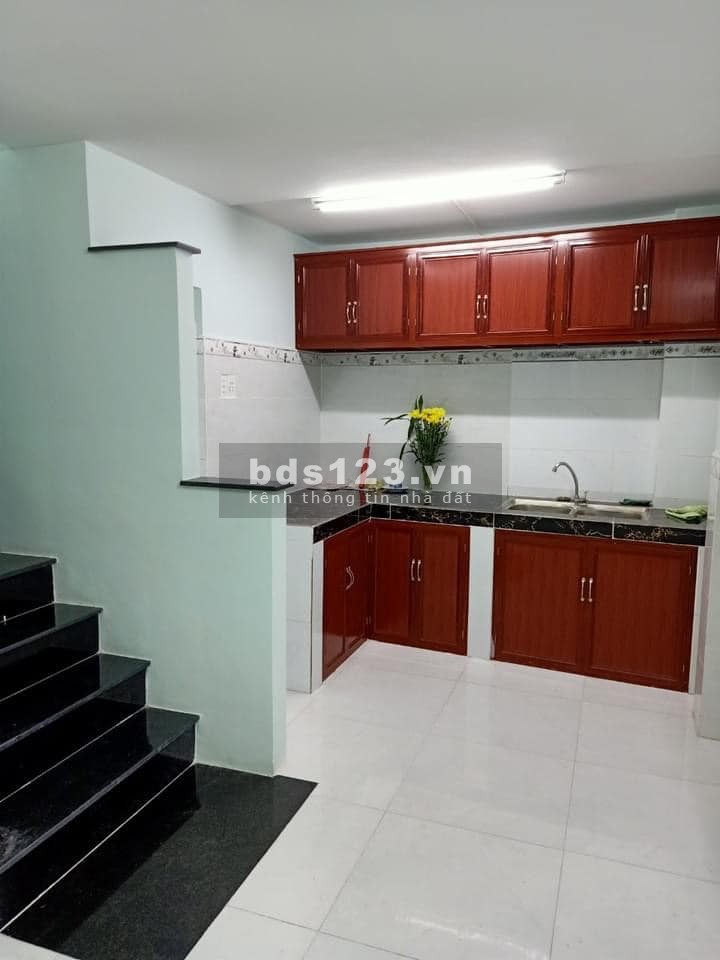 Bán gấp nhà đường Vườn Lài, Tân Phú diện tích 50m2 giá rẻ chỉ 75tr/m2