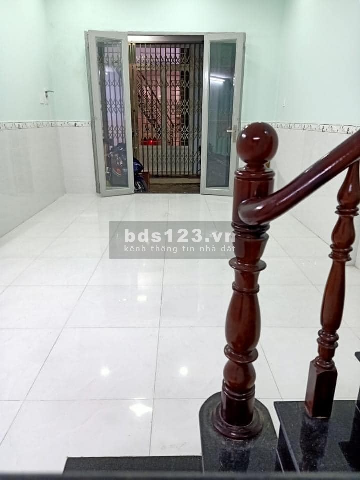 Bán gấp nhà đường Vườn Lài, Tân Phú diện tích 50m2 giá rẻ chỉ 75tr/m2