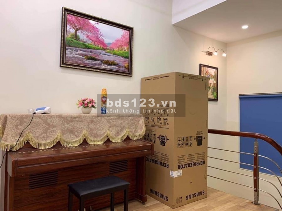 Nhà ở 5 tầng, phân lô ô tô Phùng Chí Kiên, sổ chính chủ, miễn tiếp trung gian và môi giới