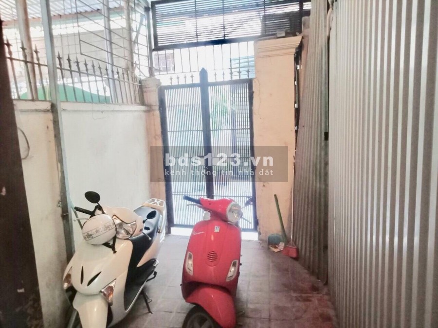 Bán nhà Bạch Đằng, Hoàn Kiếm, diện tích 81,3m2, 4 tầng, mt 8,3m, giá 7,4 tỷ