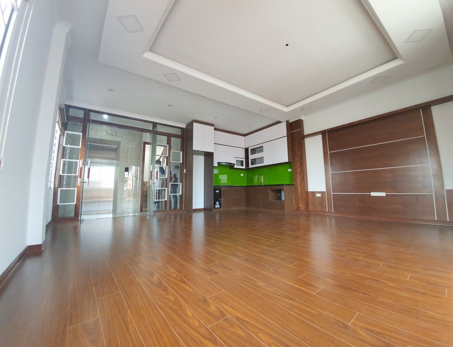 Bán nhà Hoàng Quốc Việt, 62mx7T, lô góc, thang máy, ô tô tránh,…