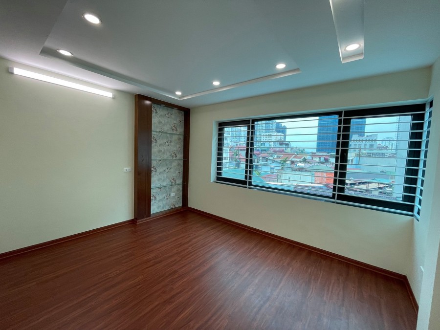 Bán nhà Hoàng Quốc Việt, 62mx7T, lô góc, thang máy, ô tô tránh,…