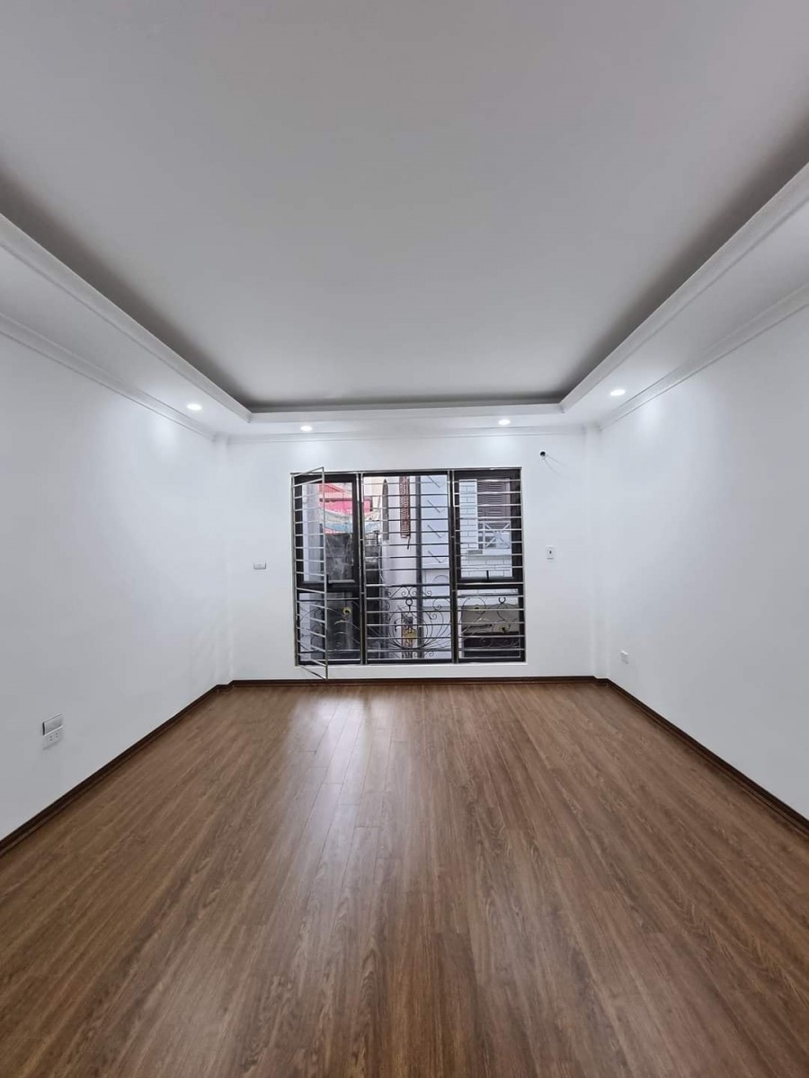 Bán nhà Hoàng Đạo Thành, Thanh Xuân, 31m2 x 5T, ô tô, nhà đẹp, giá 3.7 tỷ. LH 0966456918.
