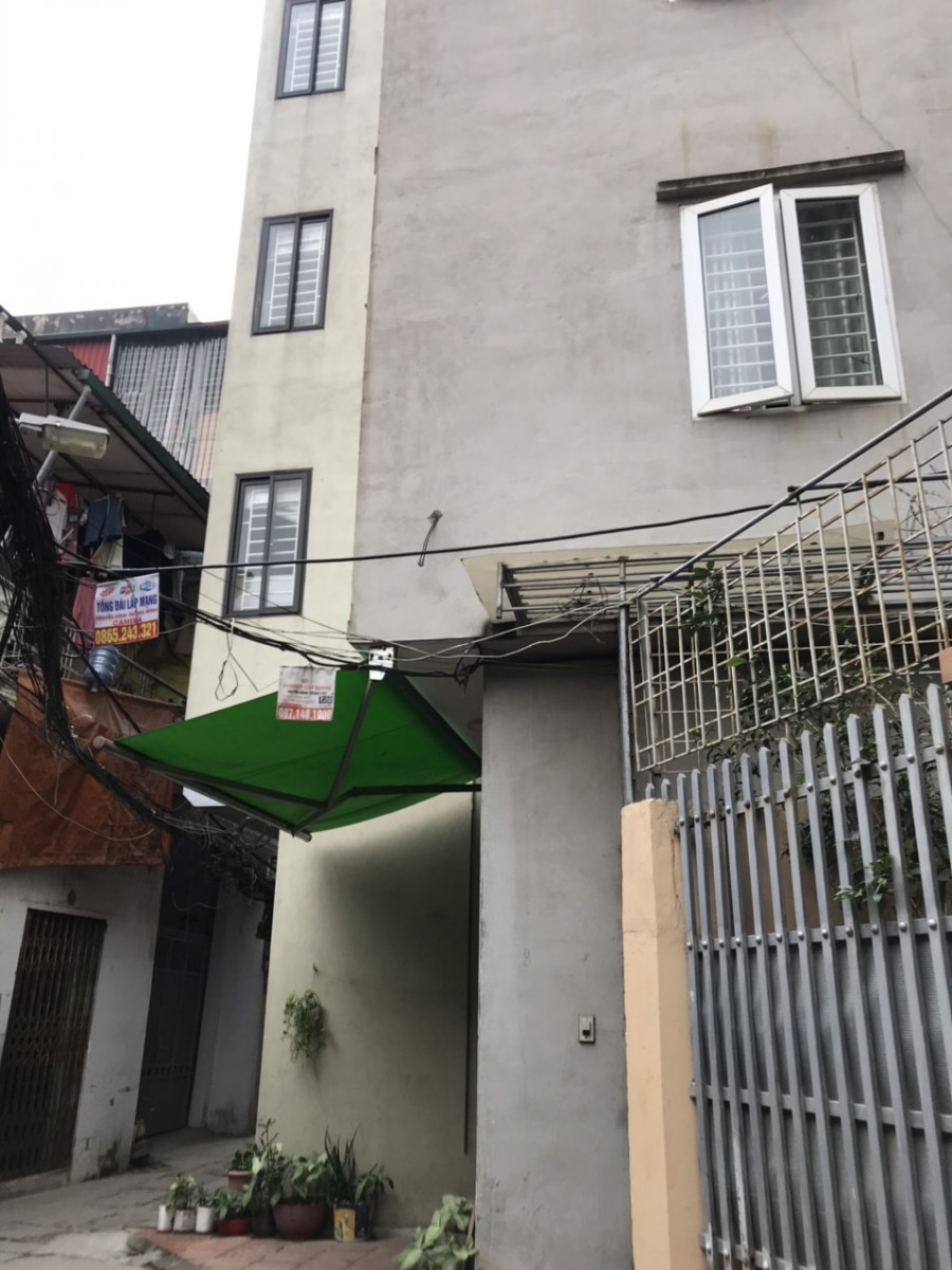 Bán gấp nhà Cầu Giấy, nhà đẹp 2 mặt thoáng, diện tích 30m2, 6 tầng, mặt tiền 3.5m. Giá nhỉnh 3 tỷ