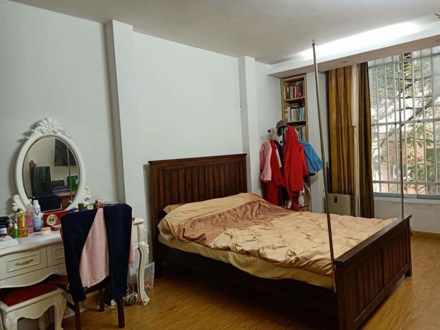 Bán gấp nhà Cầu Giấy, nhà đẹp 2 mặt thoáng, diện tích 30m2, 6 tầng, mặt tiền 3.5m. Giá nhỉnh 3 tỷ