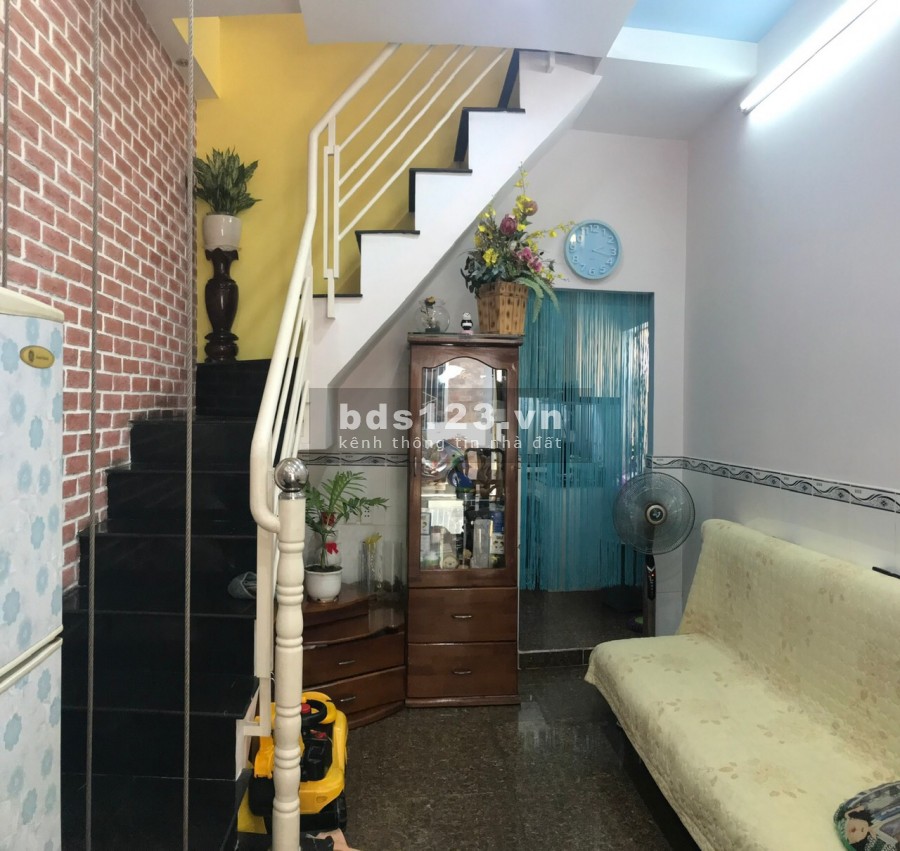 Bán gấp nhà Nguyễn Kiệm, P3, Gò Vấp, dt 3.2x10m, 1 trệt, 1 lầu, giá bán 3.65 tỷ