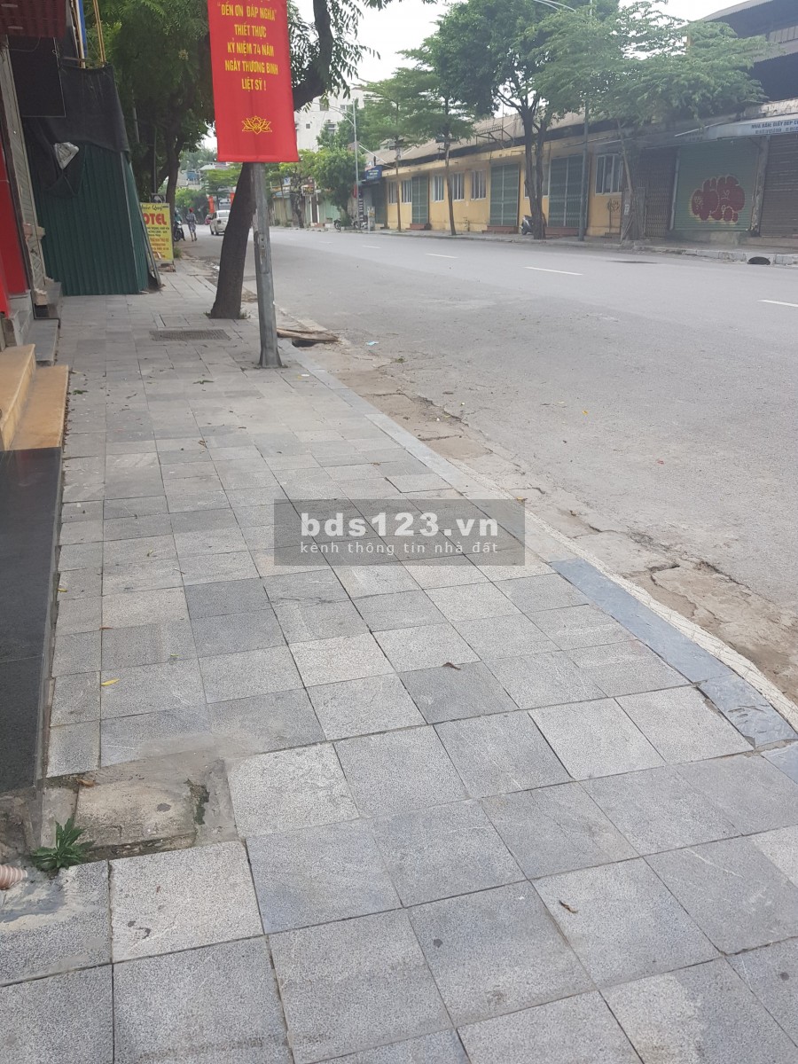 Nhà đẹp đầu phố Lê Duẩn, mt rộng, ngõ thoáng, 5. tầng đúc, dt 47m2, giá siêu đẹp