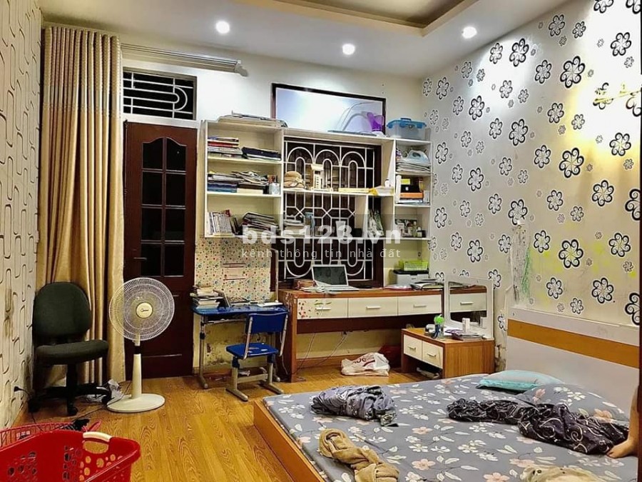 Bán nhà hố Dương Văn Bé, dt 69m2, 3 tầng mới đẹp thoáng, ngõ rộng, giá 4.6 tỷ