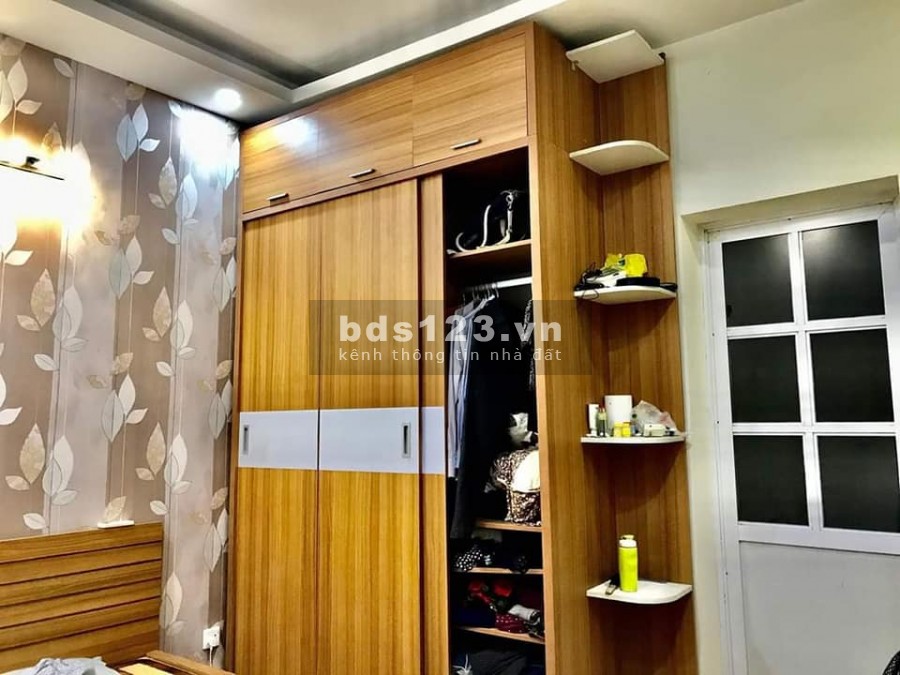Bán nhà hố Dương Văn Bé, dt 69m2, 3 tầng mới đẹp thoáng, ngõ rộng, giá 4.6 tỷ