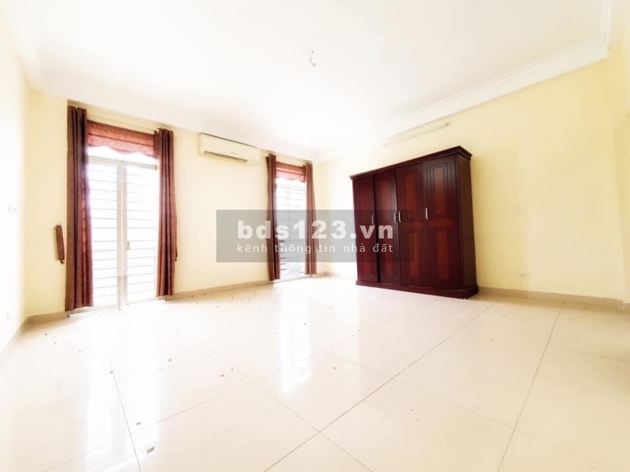 Bán thửa vuông đẹp, mặt tiền rộng, phố Ngọc Lâm, Quận Long Biên diện tích sử dụng 120m2, giá 8 tỷ