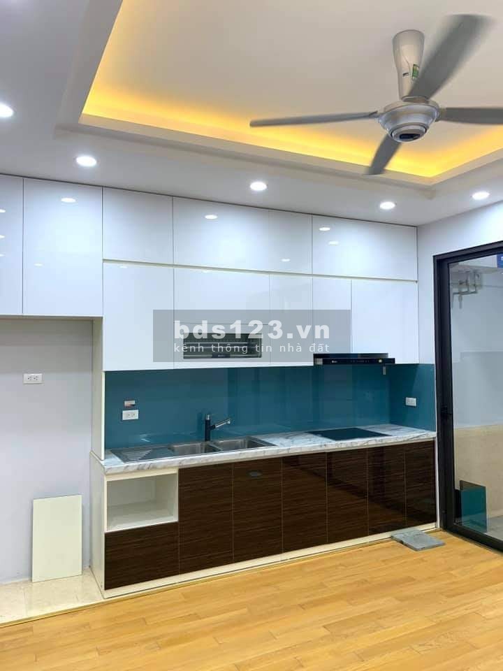 Siêu Hiếm Lạc Long Quân Ô tô diện tích sử dụng 82m2, đúc 3 tầng giá 10.6 tỷ