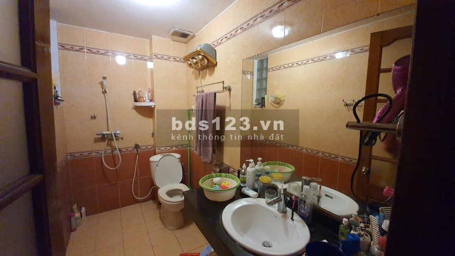 Bán nhà riêng ô tô vào nhà nằm trong khu VIP Cầu Giấy liên hệ 0986112329