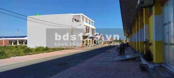 Bán đất nền chợ mới đối diện trung tâm thương mại, sổ sẵn, công chứng sang tên ngay