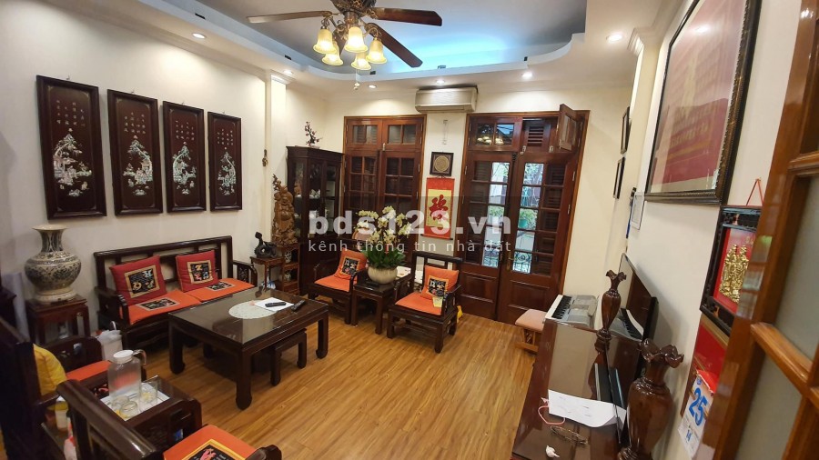 Bán nhà riêng ô tô vào nhà nằm trong khu VIP Cầu Giấy liên hệ 0986112329