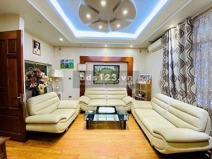 Mặt phố Trần Duy Hưng Quận Cầu Giấy, diện tích sử dụng 60m2 mặt tiền 5.5m, 5 tầng 20 tỷ