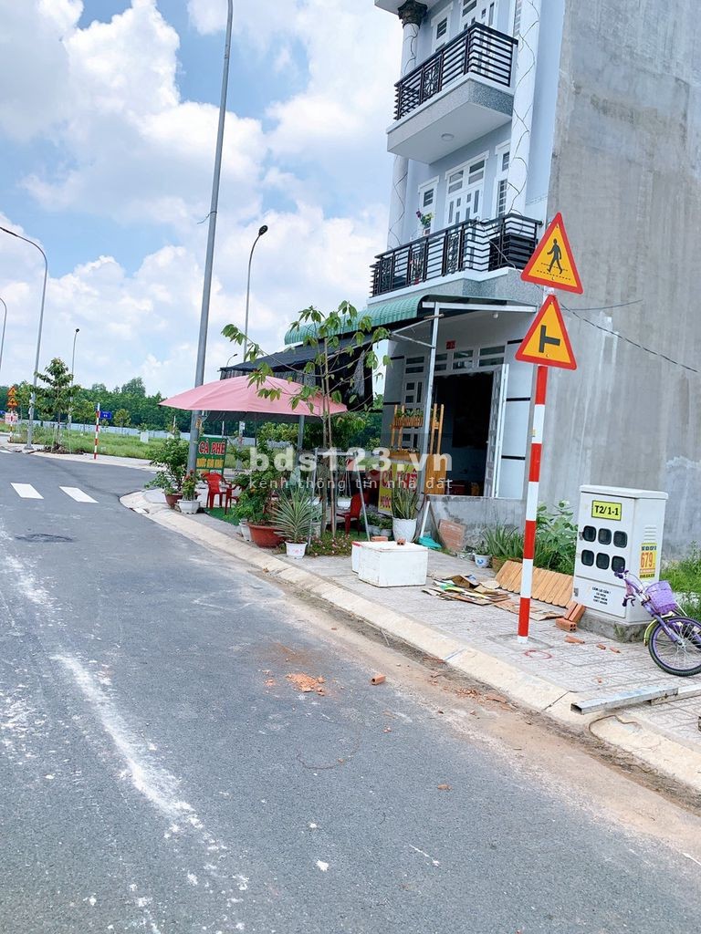 Bán đất khu dân cư đông đúc, vị trí đắc địa, giao thông thông thoáng, lh 0869344518