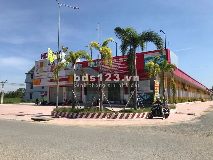 Bán đất nền chợ mới đối diện trung tâm thương mại, sổ sẵn, công chứng sang tên ngay