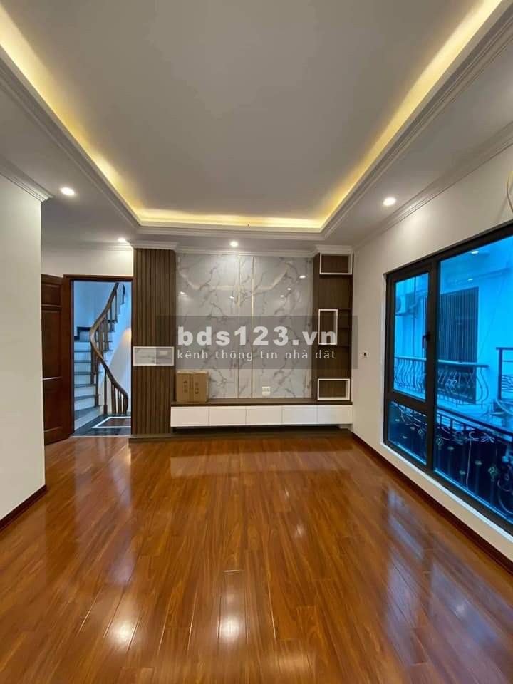 Bán nhà Phố Khương Hạ, Thanh Xuân 33m2, 5 tầng, giá chỉ 2. 4 tỷ. Liên hệ: 0368781929