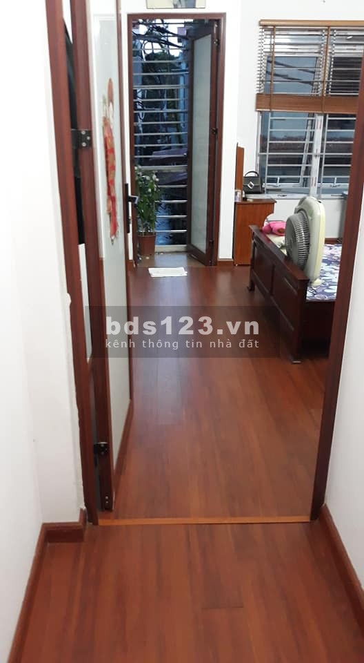 Bán nhà ngõ ô tô vào nhà, 4 phòng ngủ, dt 45m2 5 tầng, Tư Đình, Quận Long Biên