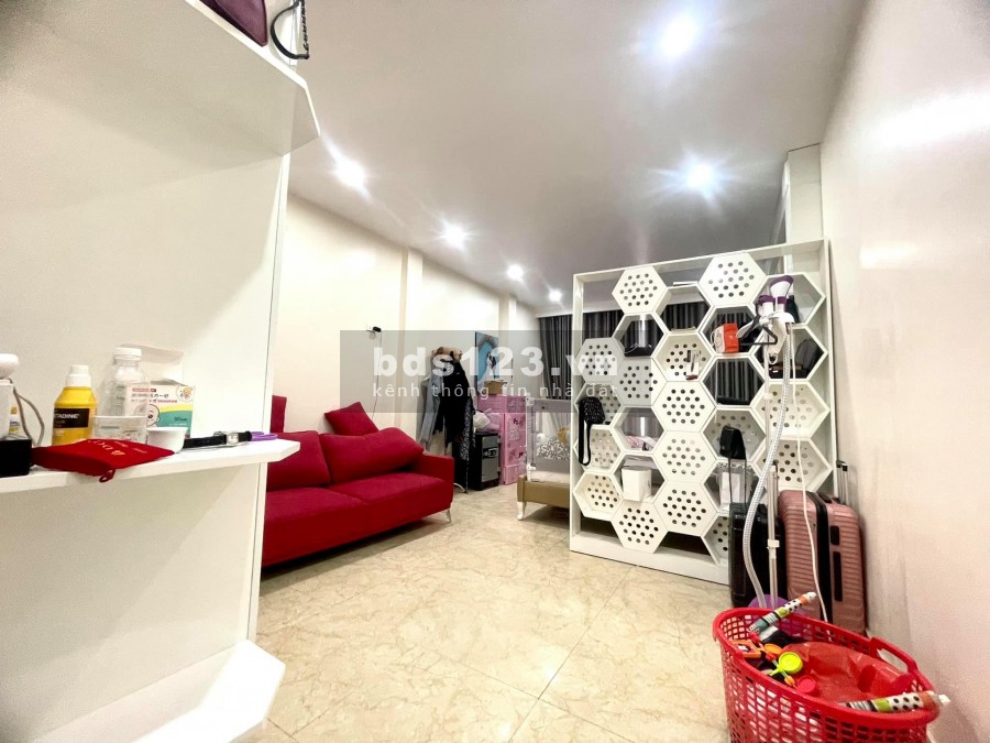 Bán nhà Ngọc Thụy Long Biên, 5 tầng, DT 110m2, 5.5 tỉ Gara, Sân Vườn, rất đáng sống