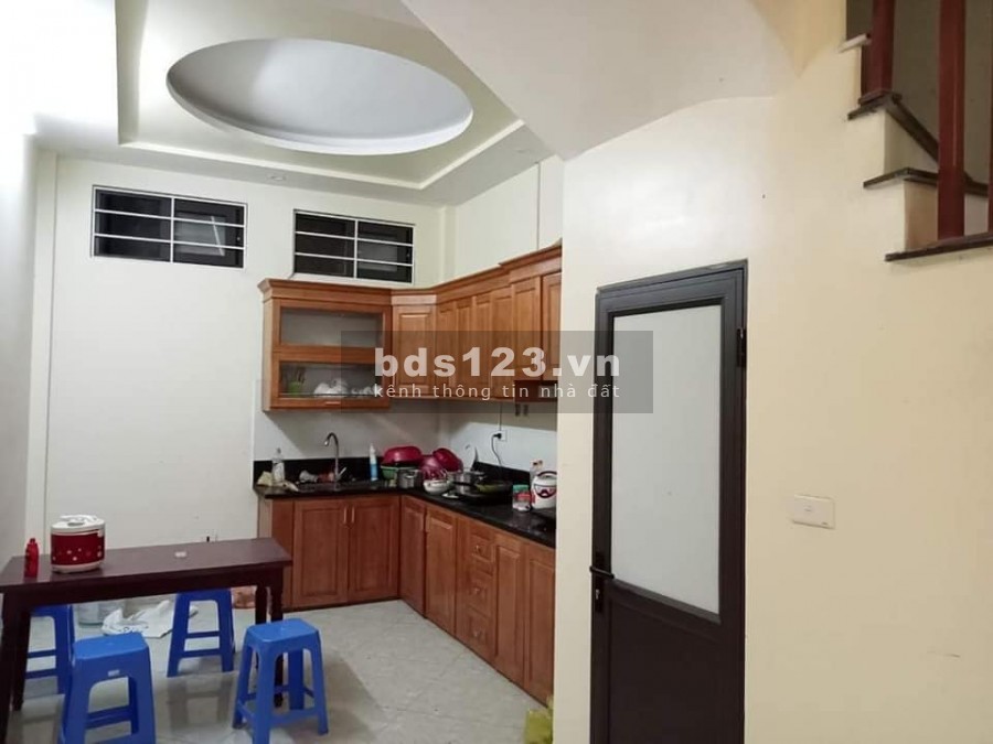 Bán nhà đẹp ngõ Trần Quốc Vượng Cầu Giấy, dt 43m2, 5 tầng, mt 3.2m, giá 4.5 tỷ, lh 0975513371