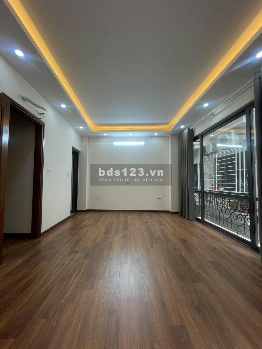 Bán nhà Cầu Diễn dt 40m2, 5 tầng, nở hậu, ngõ thông Kinh doanh, ô tô đỗ cổng, giá chỉ 3 tỷ