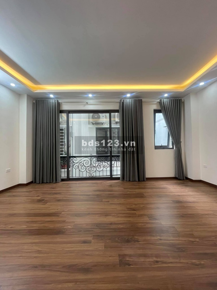 Bán nhà Cầu Diễn dt 40m2, 5 tầng, nở hậu, ngõ thông Kinh doanh, ô tô đỗ cổng, giá chỉ 3 tỷ