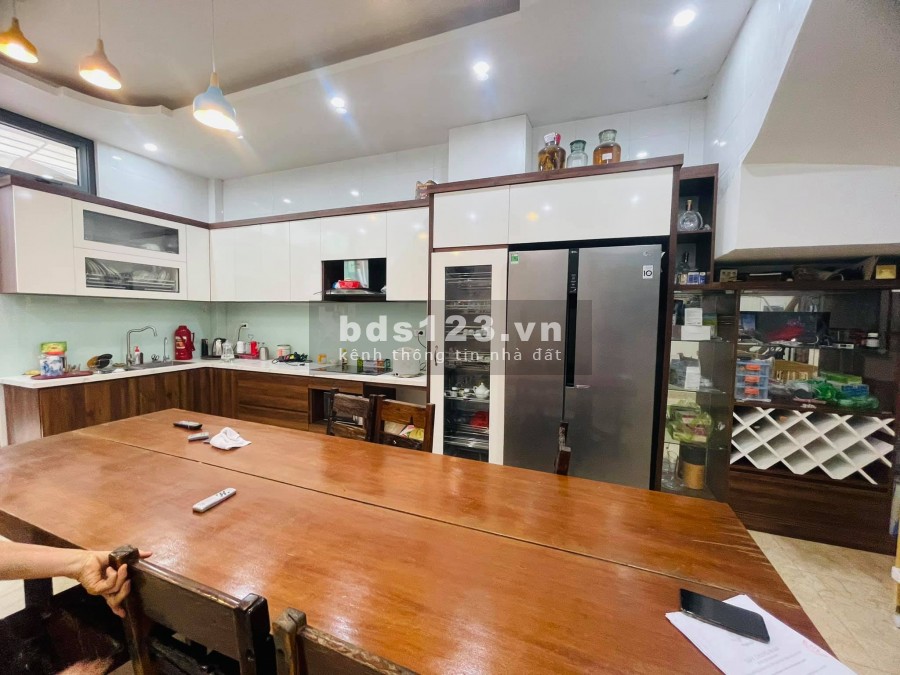 Bán nhà Ngọc Thụy Long Biên, 5 tầng, DT 110m2, 5.5 tỉ Gara, Sân Vườn, rất đáng sống