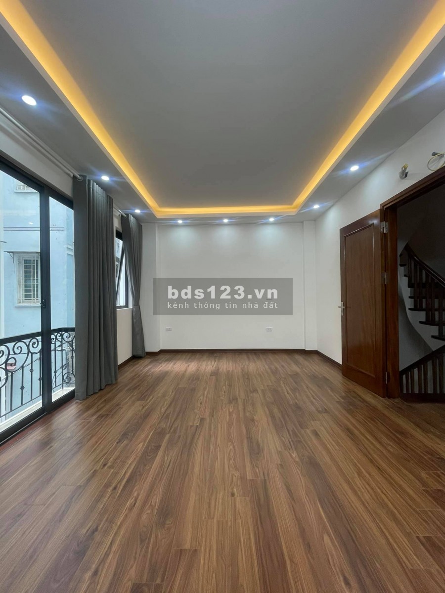 Bán nhà Cầu Diễn dt 40m2, 5 tầng, nở hậu, ngõ thông Kinh doanh, ô tô đỗ cổng, giá chỉ 3 tỷ