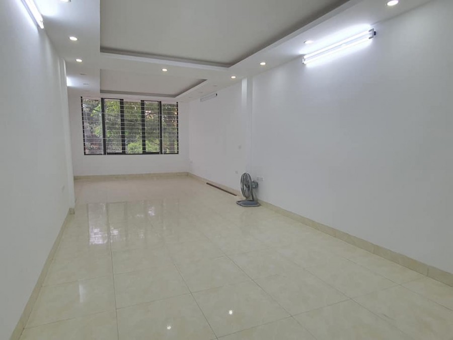 Bán nhà mặt phố Khương Đình diện tích 62m2, 7 tầng, thang máy kinh doanh, giá 15.5 tỷ