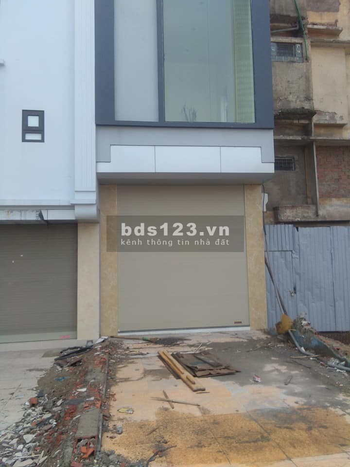 Bán nhà 3 tầng mặt phố lớn Kim Mã, kinh doanh sầm uất, giá chỉ 6,5 tỷ