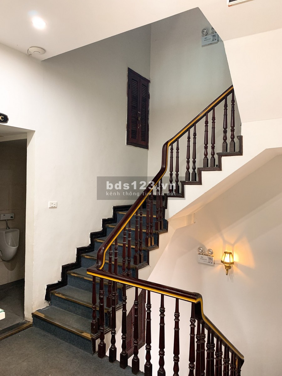 Siêu Hiếm! Bán Gấp Nhà Mặt Phố Liêu Giai, Ba Đình. 70m2, Mt 8.2m, 4 Tầng, KD - VP. 37.5 Tỷ
