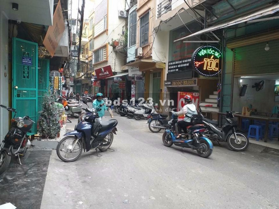 Bán nhà Tây Sơn, Chùa Bộc, Đống Đa dt 23m2, 4 tầng, mt 2.7m giá nhỉnh 2 tỷ